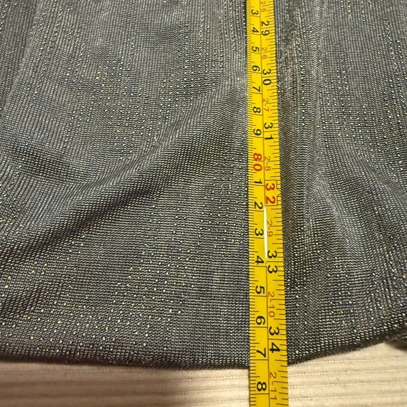 Sholdit Versatile Gray Infinity Scarf Soft Lightweight Accessory with Pocket - Picture 4 of 7